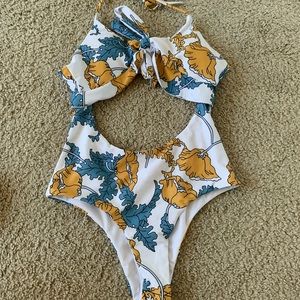One piece pattern swimsuit